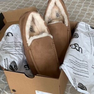 UGG Men's Tan Slippers